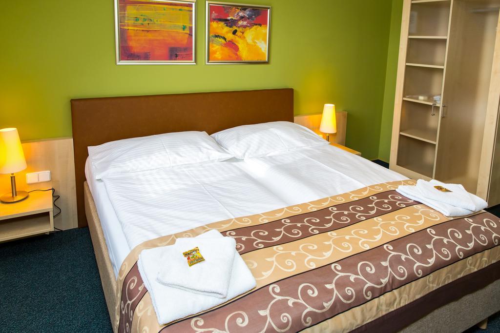Hotel Rieger Garni Jicin Ngoại thất bức ảnh